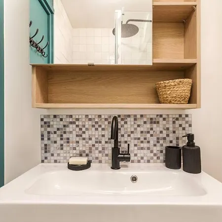 Apartment Epicia - Chic 2br In Center, Next To Train Station - By Cozee *