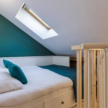 Apartment Epicia - Chic 2br In Center, Next To Train Station - By Cozee Chamonix