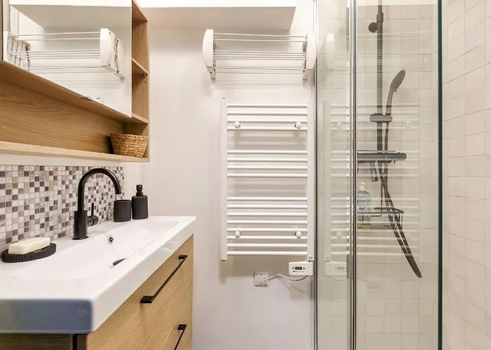 Epicea - Chic 2br In Center, Next To Train Station - By Cozee