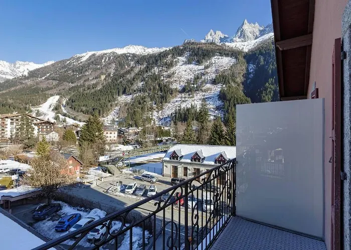 Epicea - Chic 2br In Center, Next To Train Station - By Cozee