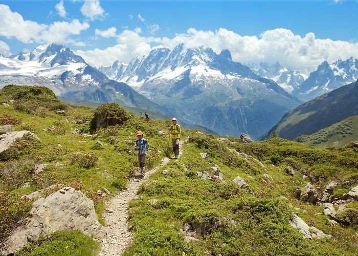 Epicea - Chic 2br In Center, Next To Train Station - By Cozee Apartment *