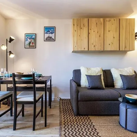 Апартаменты Epicea - Chic 2br In Center, Next To Train Station - By Cozee *